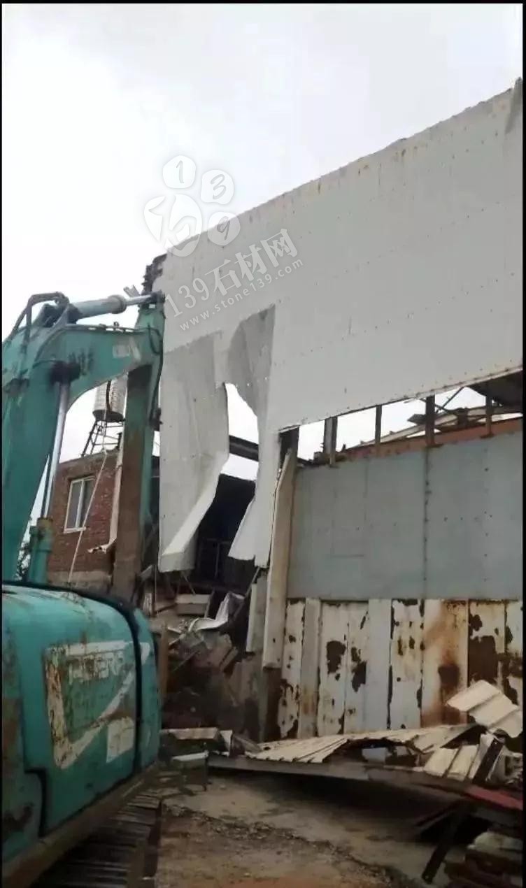 福建南安市石井鎮(zhèn)拆石材廠棚，移石材方料