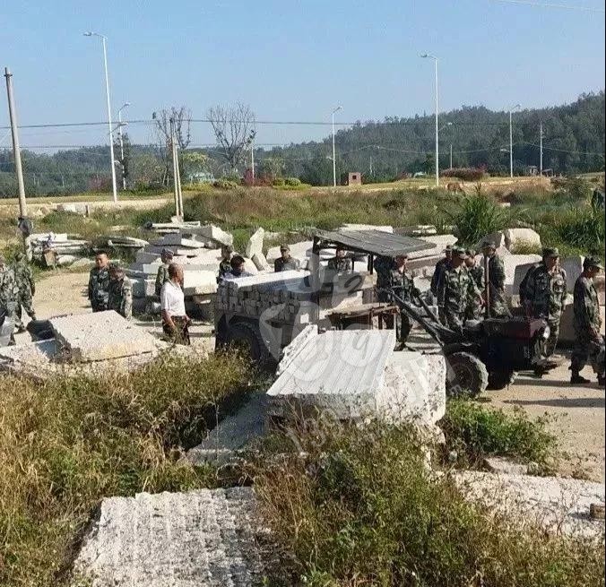 福建南安市石井鎮(zhèn)拆石材廠棚，移石材方料