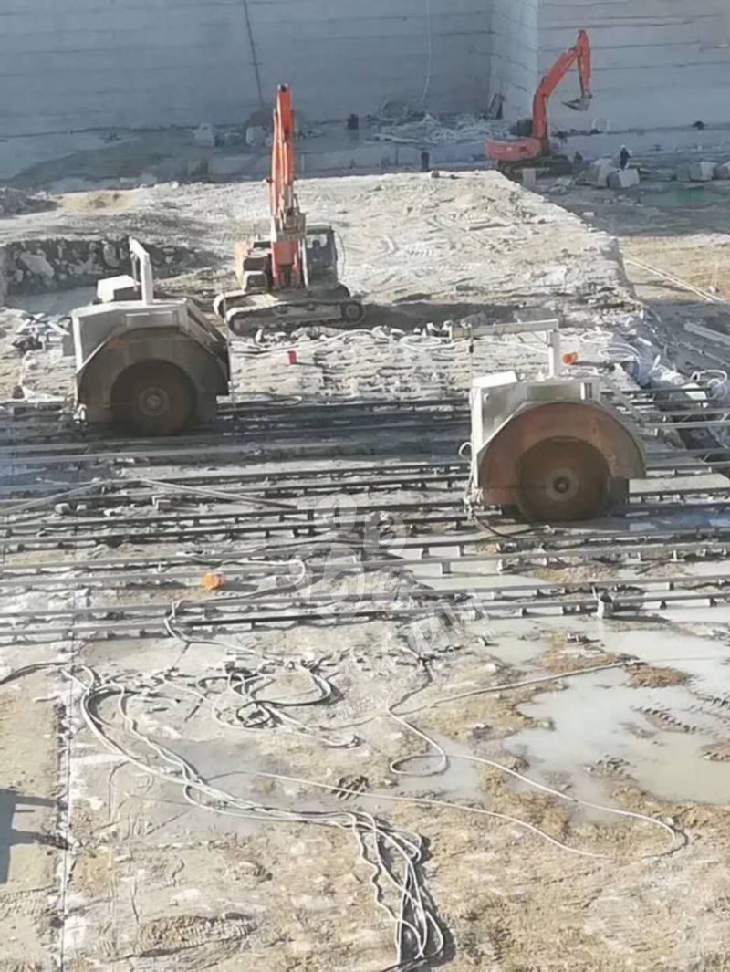 隆重介紹&ldquo;卡拉麥里金&rdquo;花崗巖礦主-新疆萬興卡麥礦業(yè)