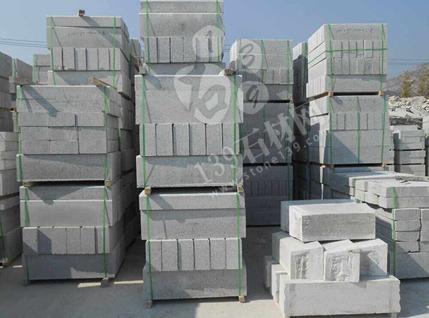 泌陽縣【豐達石材廠】主營河南芝麻白（芝麻灰）路沿石