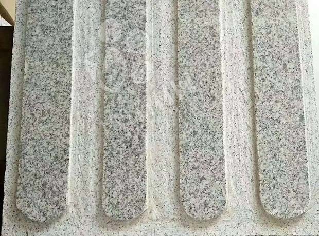 泌陽縣【豐達石材廠】主營河南芝麻白（芝麻灰）路沿石