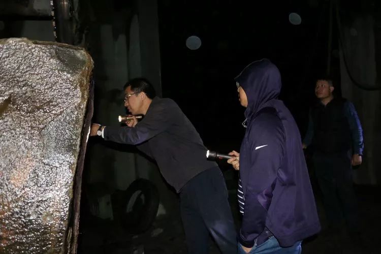 海南海口市美蘭區午夜突擊執法檢查20家石材加工企業