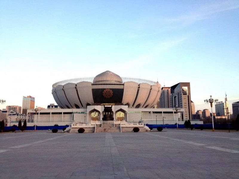 花瓣型石材幕墻背栓系統要點解析