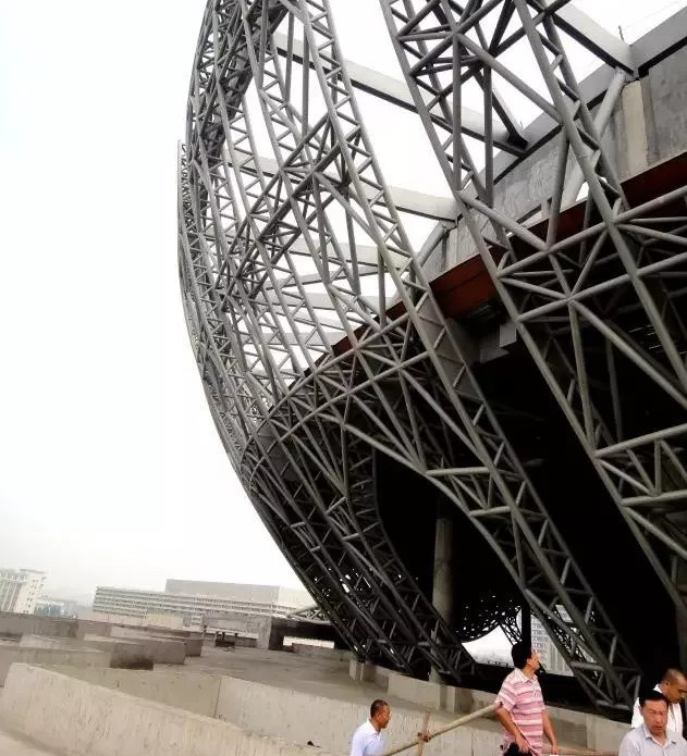 花瓣型石材幕墻背栓系統要點解析