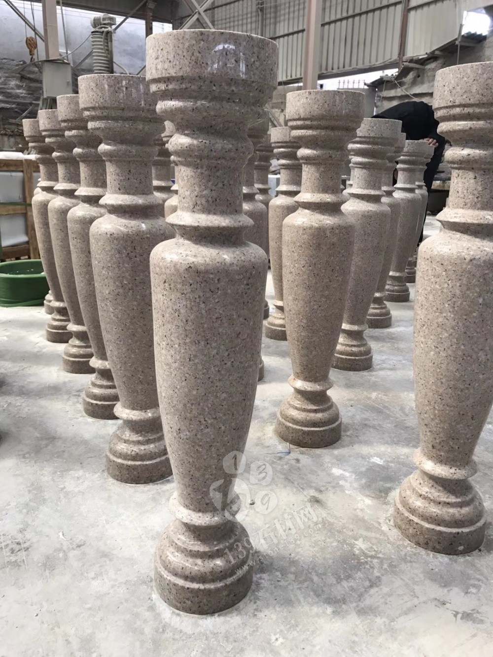 田中石材異形廠主營石材圓柱、石材雕刻、石材欄桿、圓球、擋車石、線條、異形