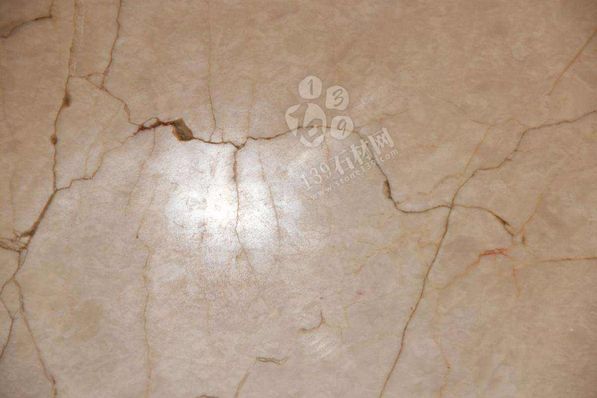 顧客非說石材有裂紋要退貨，老板怒了！