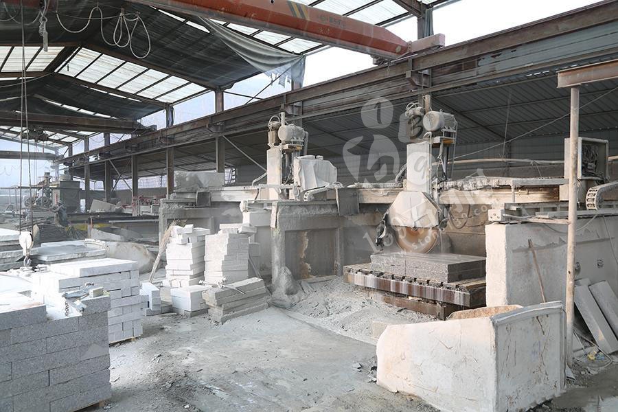 河南省內(nèi)鄉(xiāng)縣隆鑫石材年產(chǎn)梨花白板材200萬平方米 內(nèi)鄉(xiāng)縣隆鑫石材廠