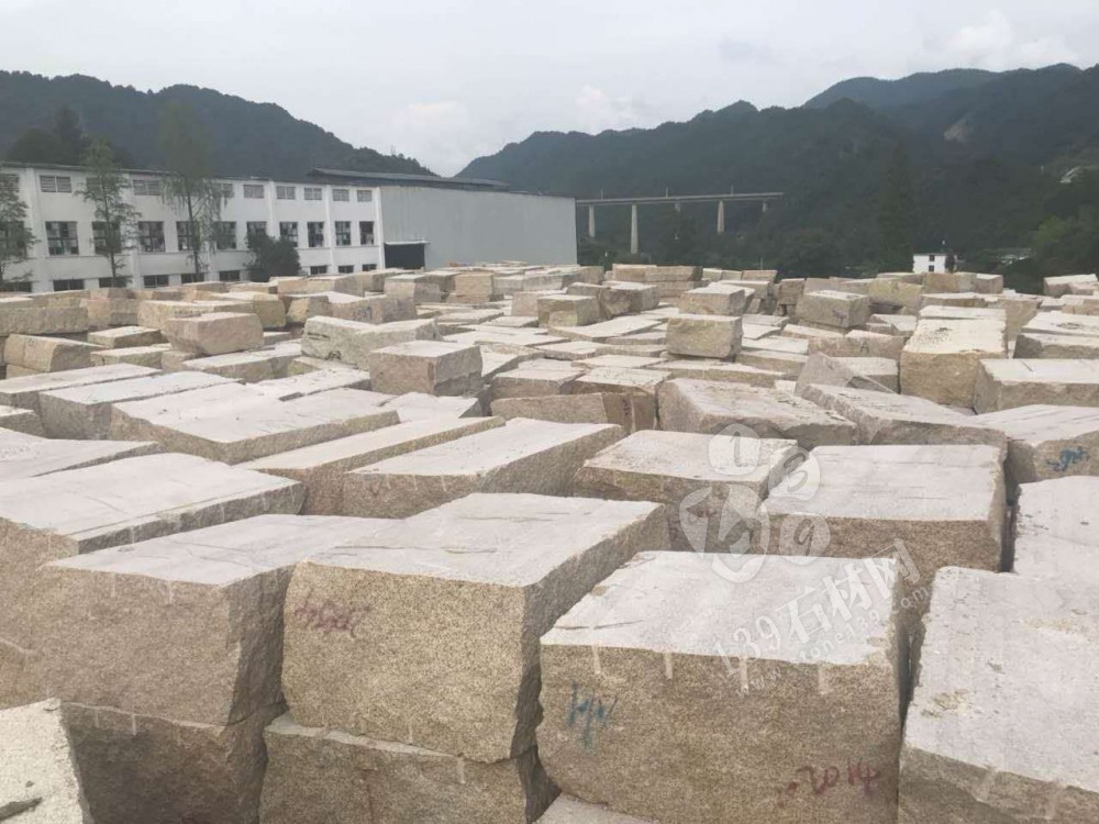 江西宏宇礦業(yè)主營江西新卡麥、加多利金（菊花黃）花崗巖