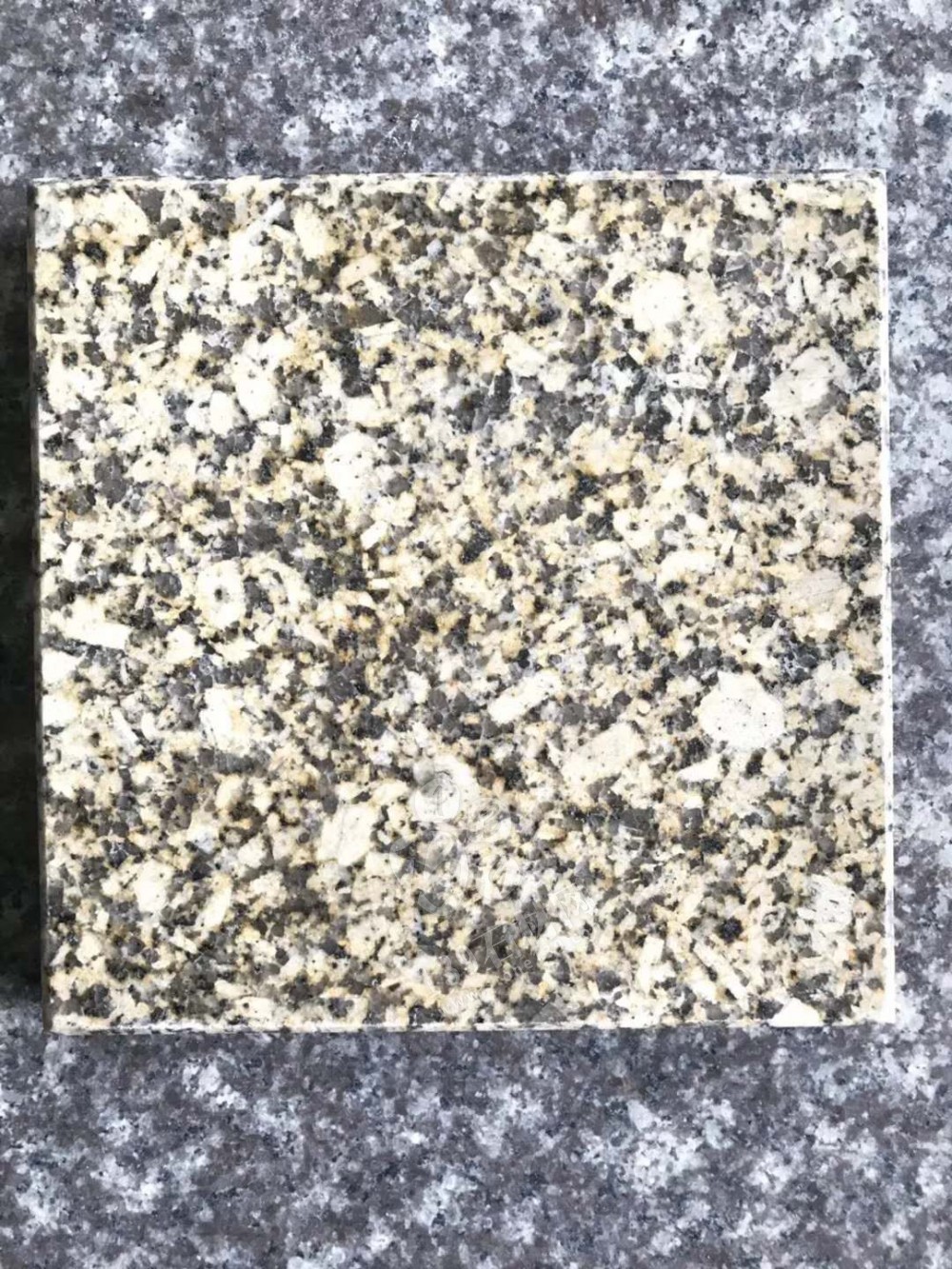 江西宏宇礦業(yè)主營江西新卡麥、加多利金（菊花黃）花崗巖