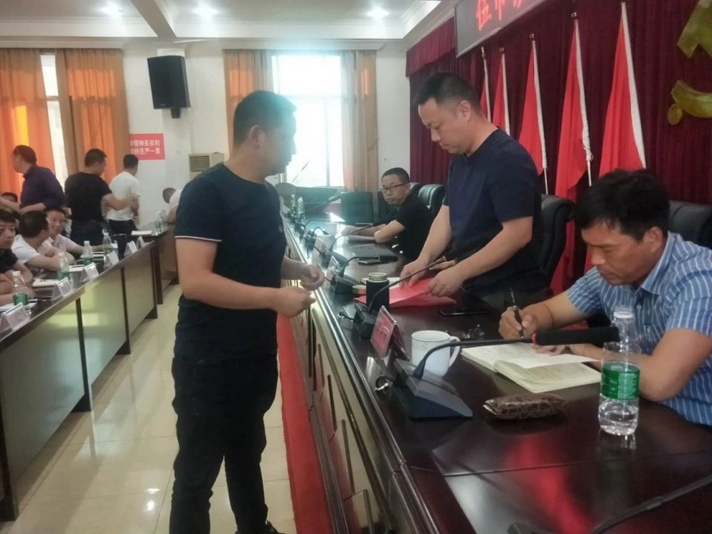 湖南岳陽(yáng)市平江縣伍市鎮(zhèn)（湖南灰麻）召開(kāi)石材綜合整治工作推進(jìn)會(huì)