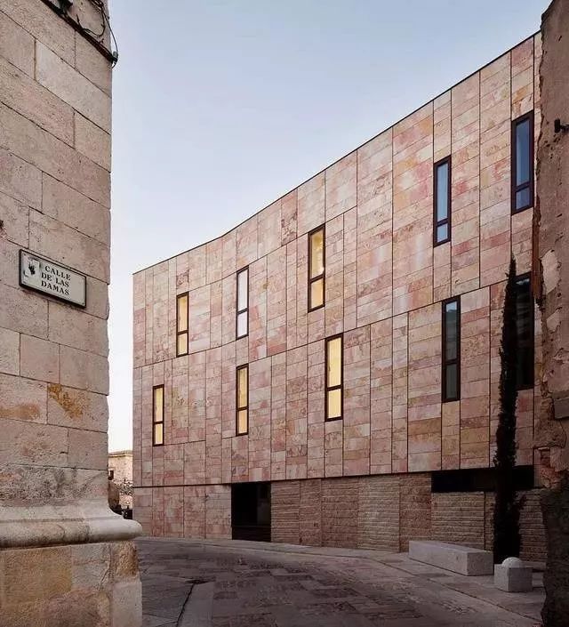 石材有色差？尾款收不回來，應該把這個給甲方看看