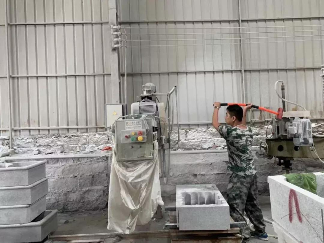 福建水頭鎮(zhèn)組織開展“散亂污”企業(yè)整治行動(dòng)！