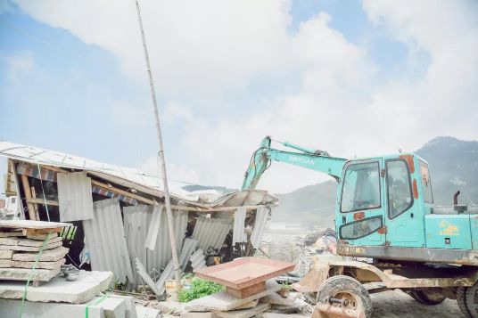 南安市石井鎮(zhèn)“重拳出擊”：取締“三無”石材加工廠，拆除面積總計1670平方米