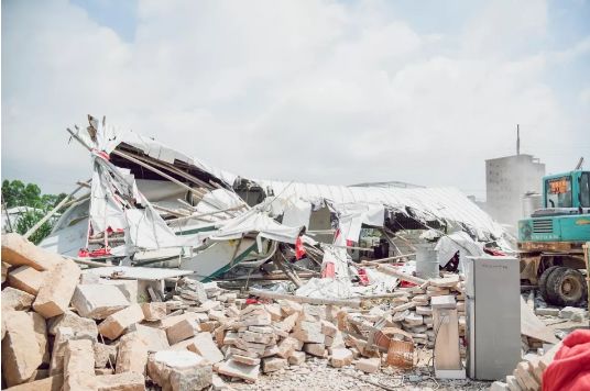 南安市石井鎮(zhèn)“重拳出擊”：取締“三無”石材加工廠，拆除面積總計1670平方米
