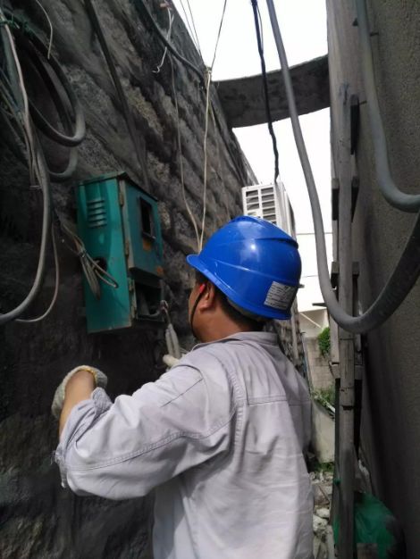 南安市石井鎮(zhèn)“重拳出擊”：取締“三無”石材加工廠，拆除面積總計1670平方米