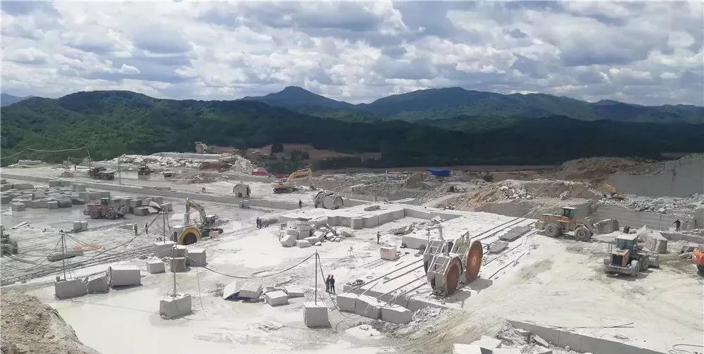 吉林天崗（吉林白產地）：守綠水青山 練點石成金 蛟河石材產業升級現“鯰魚效應”