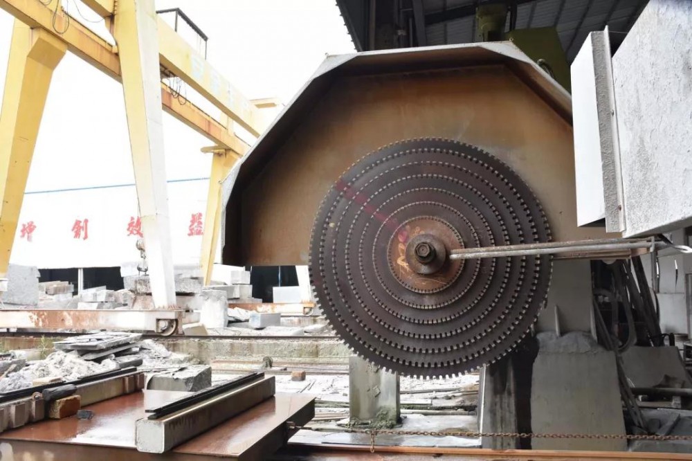 廣東揭陽石材廠受困于無料可切，超過10000平的工程不敢接