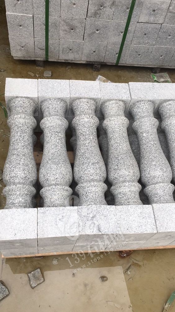 廣東永強石材主營湛江黑,廉江白麻,海浪花(雙稱浪花白),廉江芝麻白、廉江中花、芝麻灰、芝麻黑、海浪花、臺山紅、桂林紅