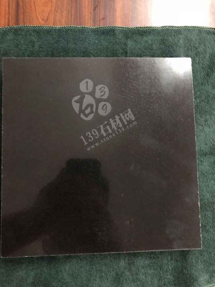 廣東永強石材主營湛江黑,廉江白麻,海浪花(雙稱浪花白),廉江芝麻白、廉江中花、芝麻灰、芝麻黑、海浪花、臺山紅、桂林紅