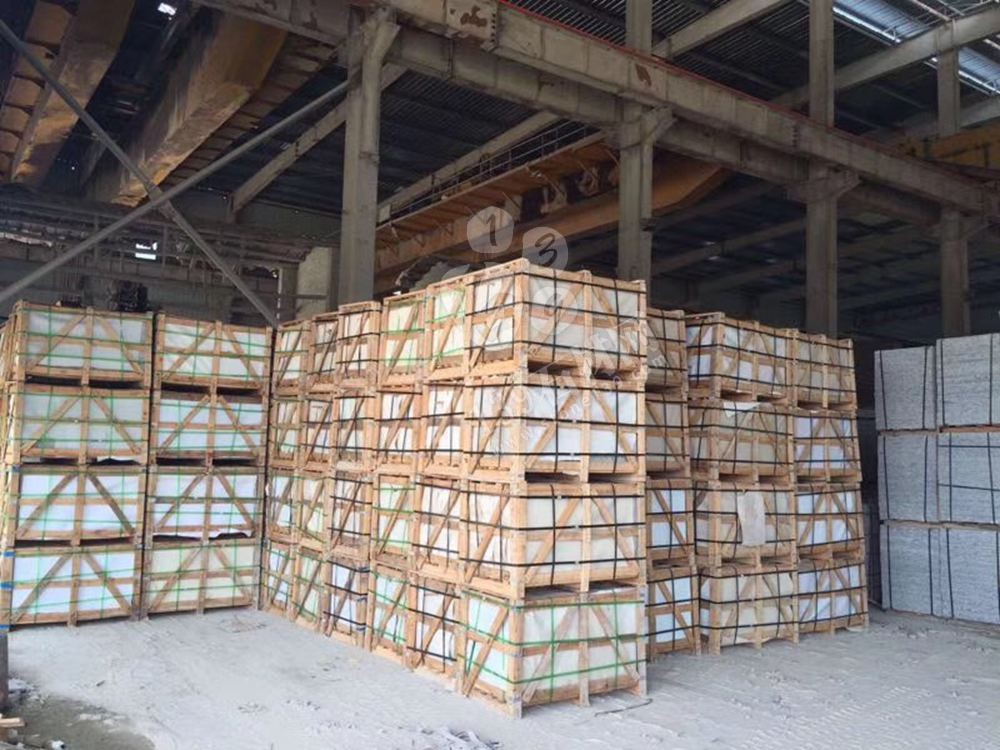 廣東永強石材主營湛江黑,廉江白麻,海浪花(雙稱浪花白),廉江芝麻白、廉江中花、芝麻灰、芝麻黑、海浪花、臺山紅、桂林紅