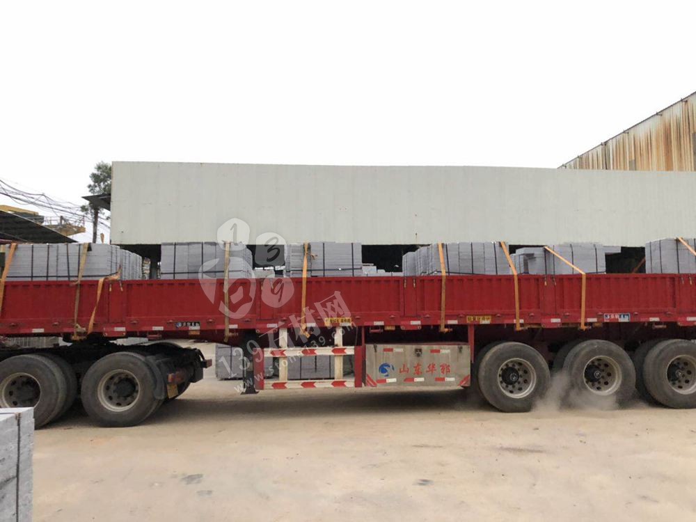 廣東永強石材主營湛江黑,廉江白麻,海浪花(雙稱浪花白),廉江芝麻白、廉江中花、芝麻灰、芝麻黑、海浪花、臺山紅、桂林紅