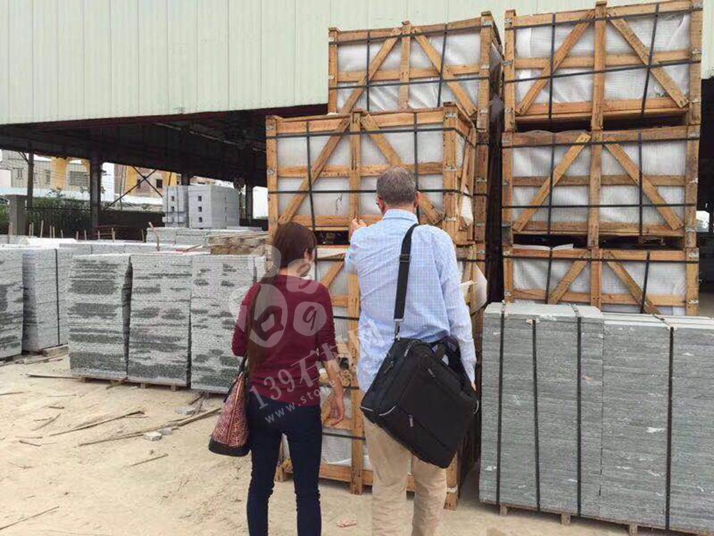 廣東永強石材主營湛江黑,廉江白麻,海浪花(雙稱浪花白),廉江芝麻白、廉江中花、芝麻灰、芝麻黑、海浪花、臺山紅、桂林紅