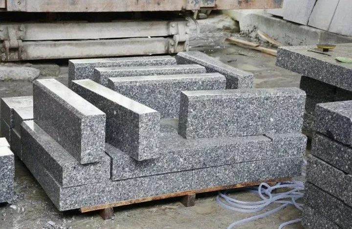 聽(tīng)說(shuō)這一屆工程采購(gòu)人在“封開(kāi)”找到了穩(wěn)定的石材荒料