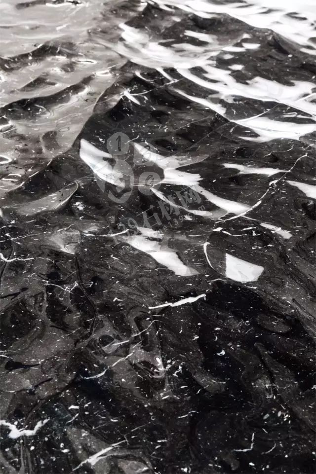 天然石材加工極致:“液態(tài)”大理石讓人浮想聯(lián)翩