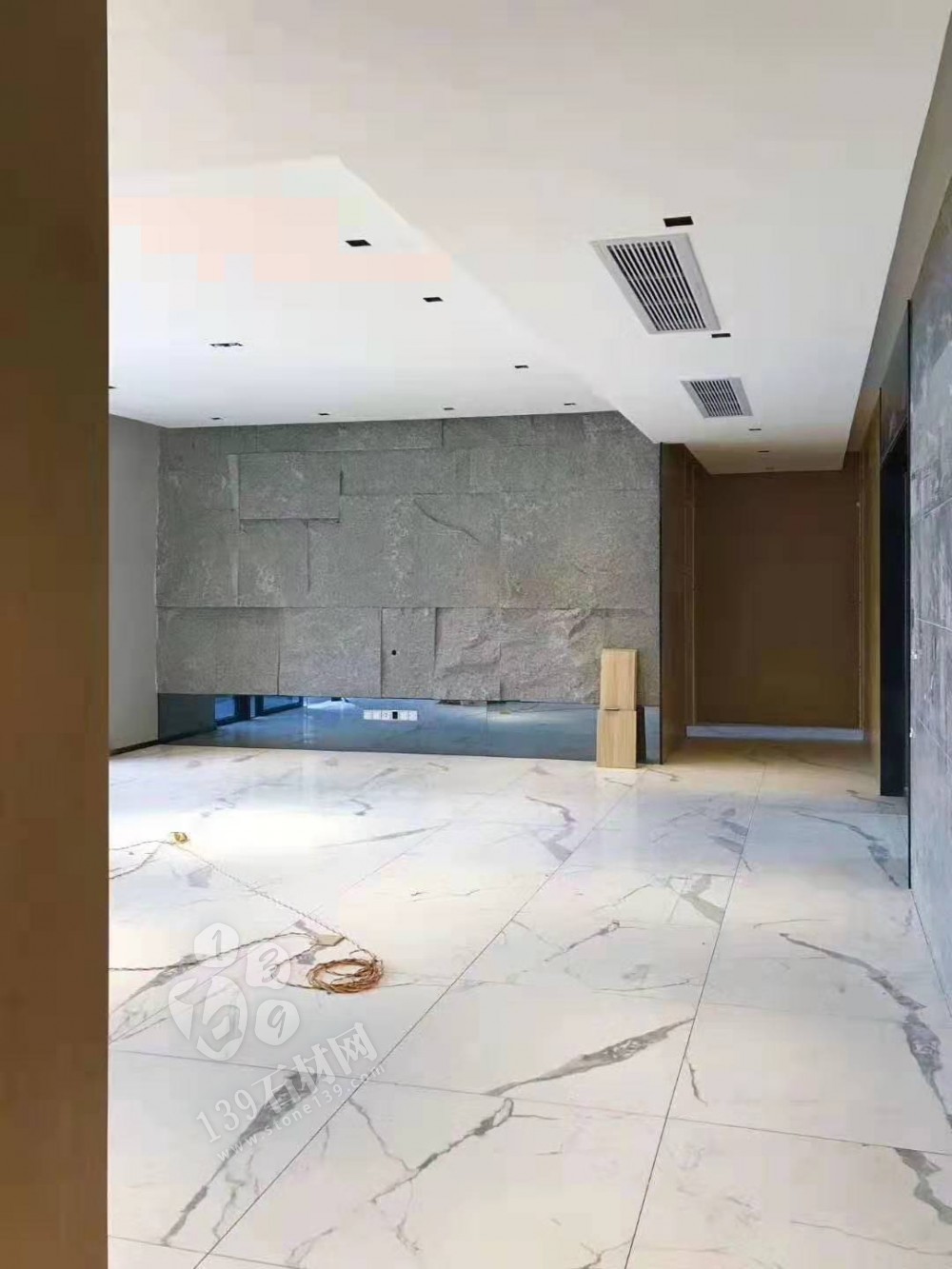 芝麻黑等黑色石材自然面復古背景墻裝飾 中國風的韻味 世界流行