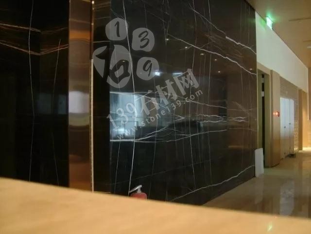 黑色石材帶根的三個品種（黑白根、茶玉、勞倫黑金）對比介紹