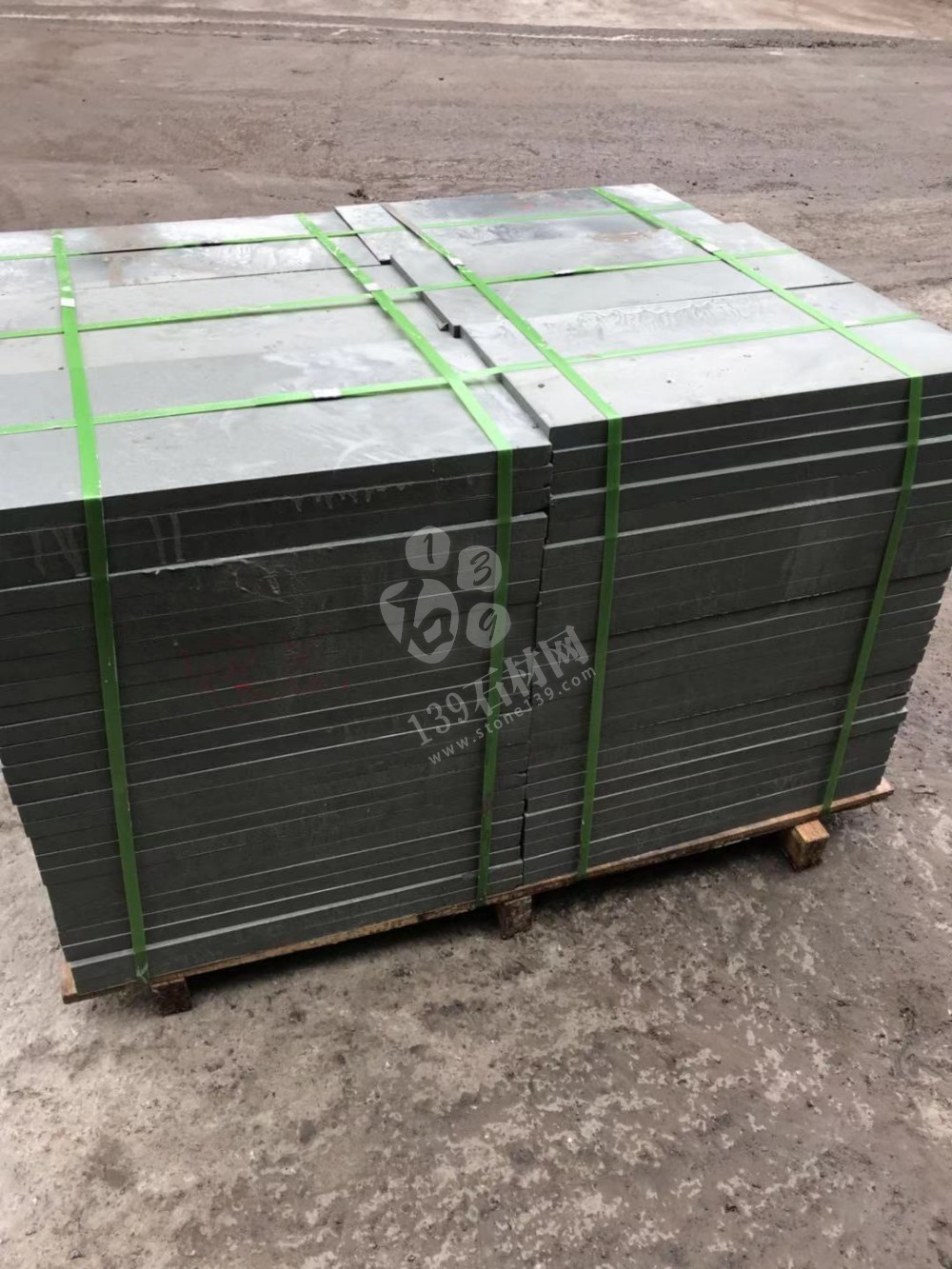 達州輝騰石材專業提供青石路沿石、欄桿、地鋪石、臺階石的園林青石產品