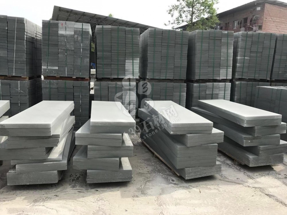 達州輝騰石材專業提供青石路沿石、欄桿、地鋪石、臺階石的園林青石產品