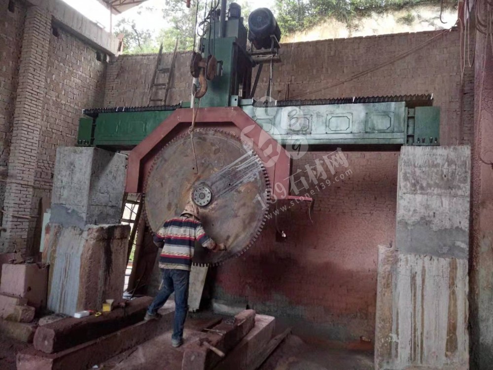 浙江溫州泰順縣南院志松石材廠主營雞血紅，福壽紅，貴妃紅，茶花白，青石,遂昌白，壽寧紅