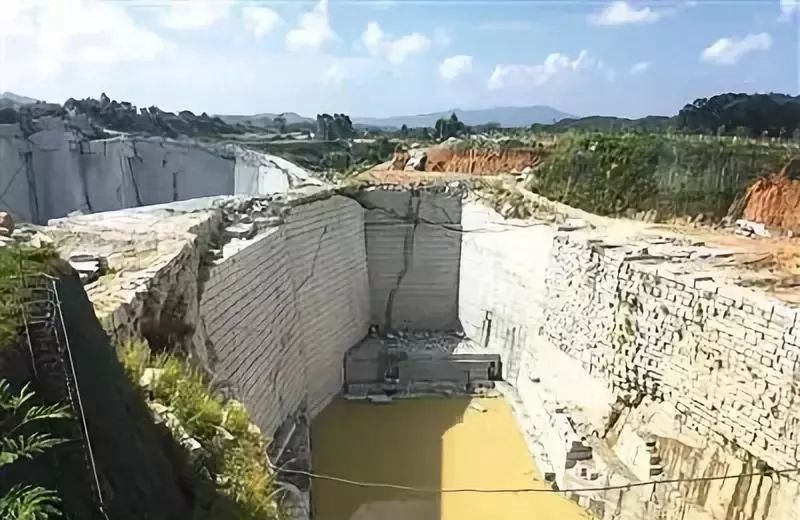 漳浦縣藍德全礦區和鴻山礦區臨時恢復生產！并將為國家重點工程供應石料！