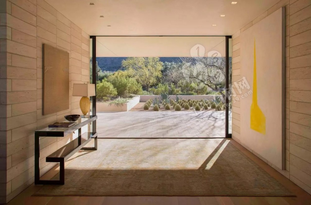 為什么洞石這么受歡迎，看看這個全石材裝飾您應該有答案了