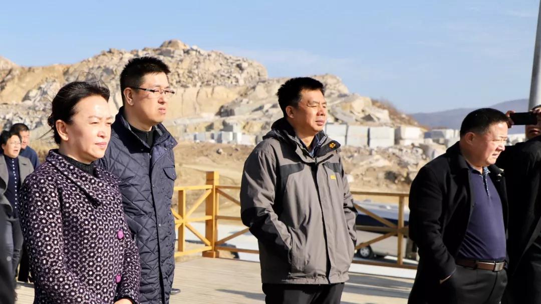 吉林蛟河市召開中國北部（蛟河）石材循環(huán)經(jīng)濟(jì)產(chǎn)業(yè)園項(xiàng)目現(xiàn)場推進(jìn)會(huì)