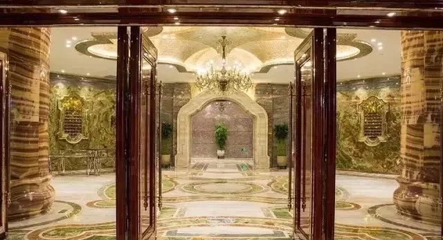 石材人來廈門都喜歡睡這個酒店，原因是為了看豪華的石材