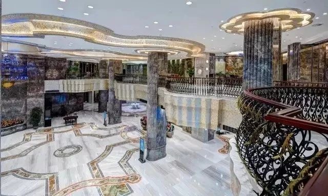 石材人來廈門都喜歡睡這個酒店，原因是為了看豪華的石材