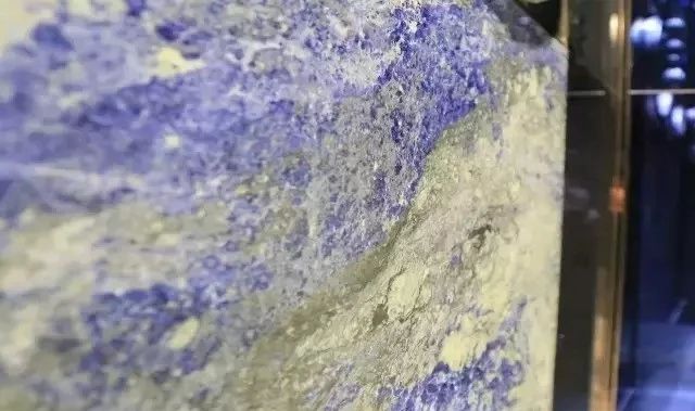 石材人來廈門都喜歡睡這個酒店，原因是為了看豪華的石材