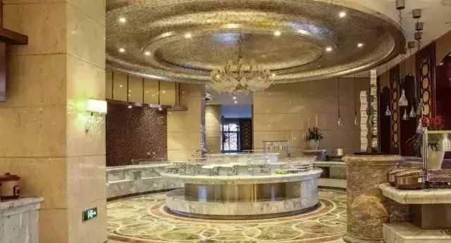 石材人來廈門都喜歡睡這個酒店，原因是為了看豪華的石材