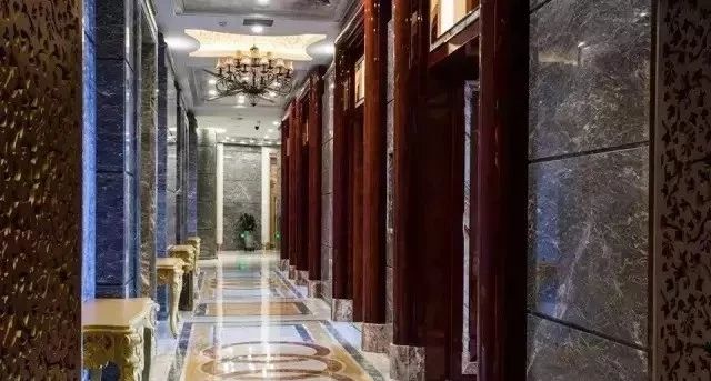 石材人來廈門都喜歡睡這個酒店，原因是為了看豪華的石材
