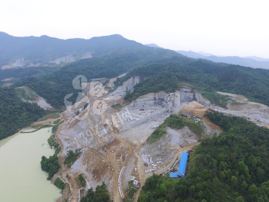 江西都昌縣依法關閉36家違法石材加工小作坊和8家違法開采礦山企業,刑拘5人!