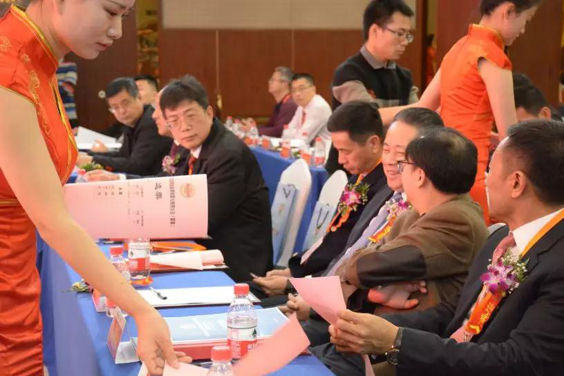 華輝石材股份董事長王清安當選全國工商聯石材業商會第四屆理事會首任輪值會長