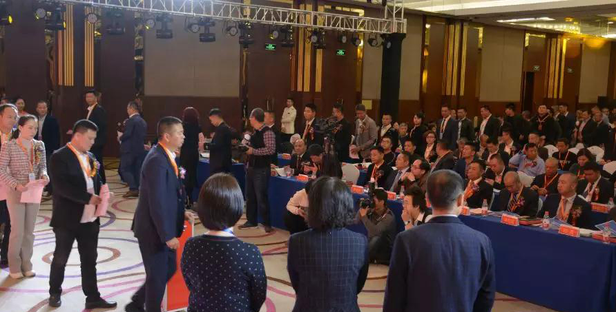 華輝石材股份董事長王清安當選全國工商聯石材業商會第四屆理事會首任輪值會長