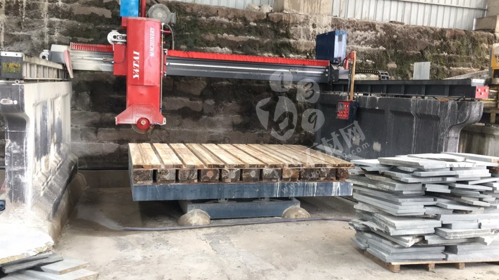 四川茗源石材主要經營萬源青石、欄桿護欄、路沿石、市政工程青石訂單