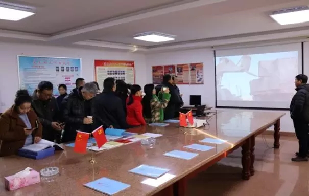 新疆鄯善石材工業園區召開非公企業黨支部黨建示范點交流觀摩會