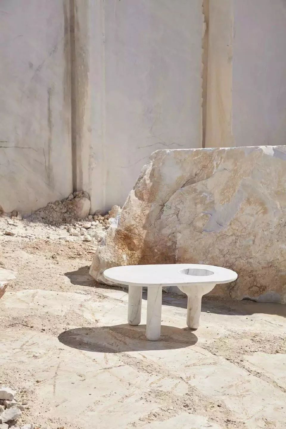 一組天然石材家具照片,專門從石材原產地采石場拍攝(組圖)