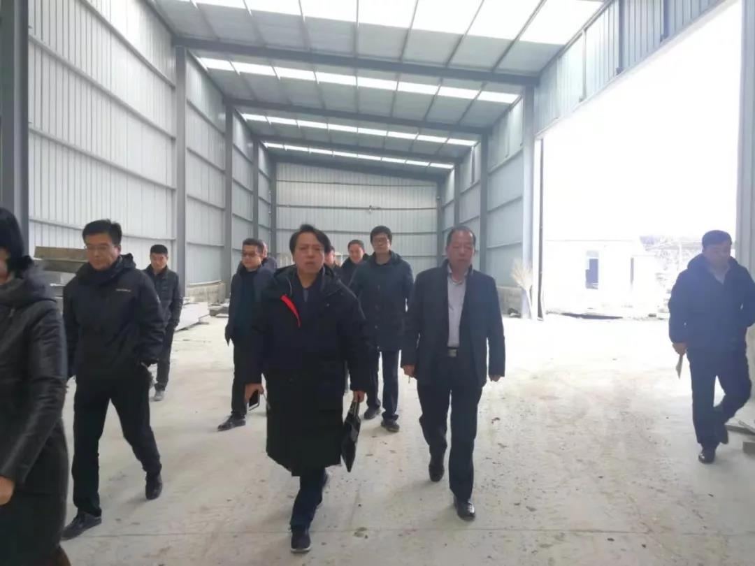 只爭朝夕---中國建筑材料工業(yè)規(guī)劃研究院、山東省石材行業(yè)協(xié)會等共同考察調(diào)研山東鄒城石材行業(yè)！
