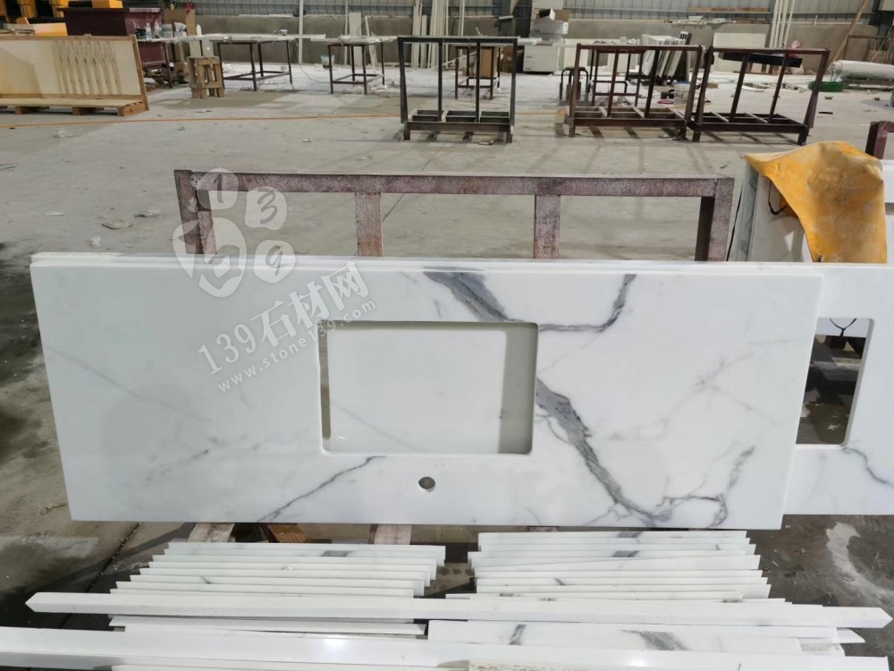 微晶石紋路板與巖板的對比區別