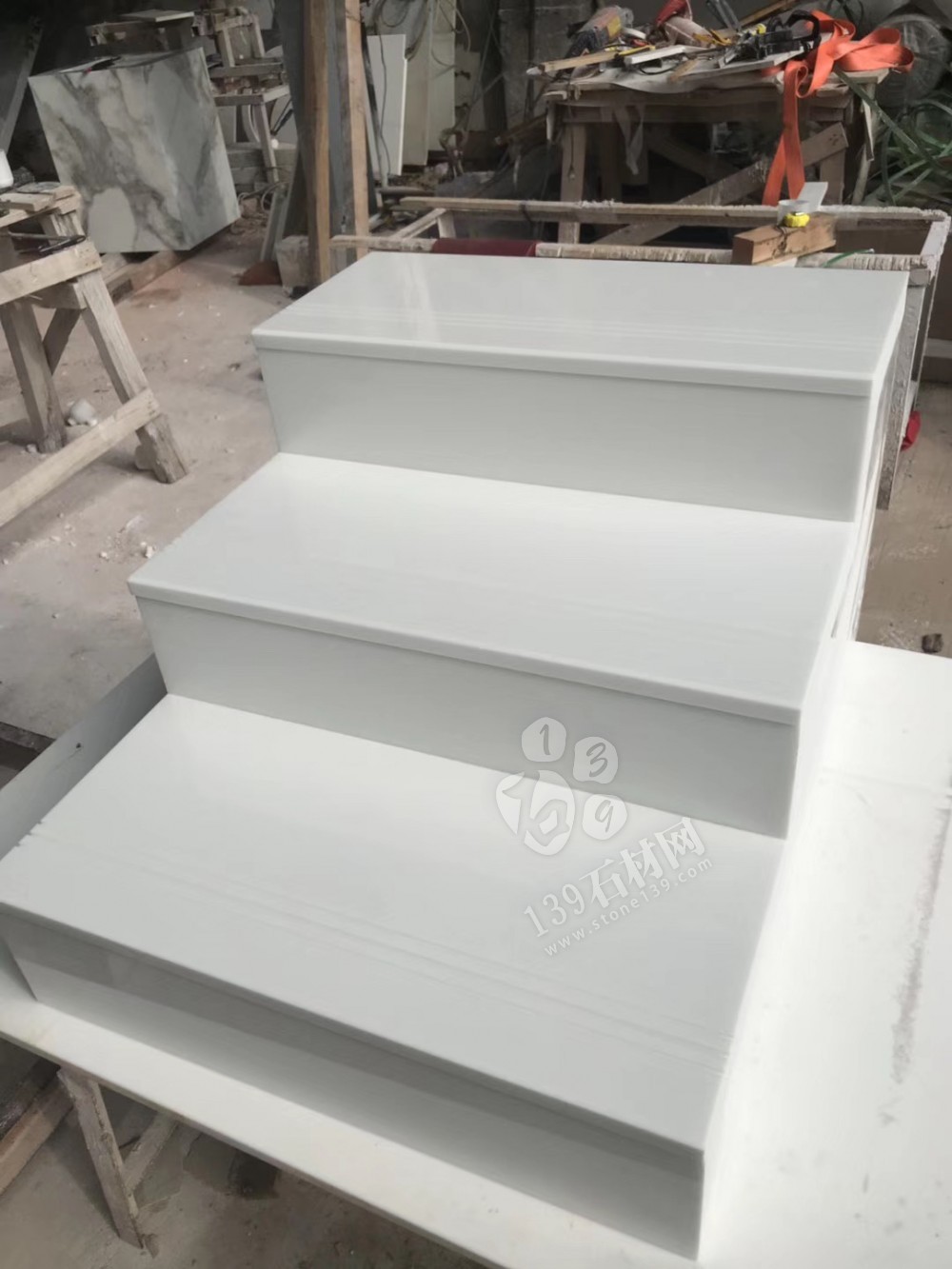 微晶石紋路板與巖板的對比區別